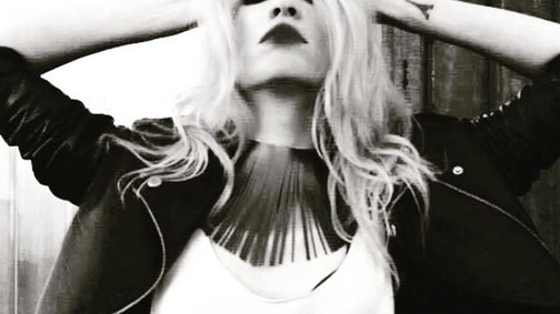 Ütős szövegek, egyedi pólók - Moi Moi