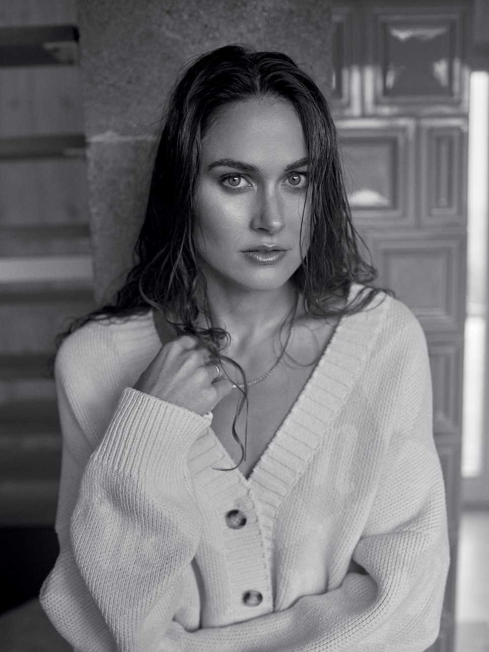 Kardigán NANUSHKA nanushka.com | Nyaklánc CRYSTAL HAZE– Spark Le Monde 34 990 Ft