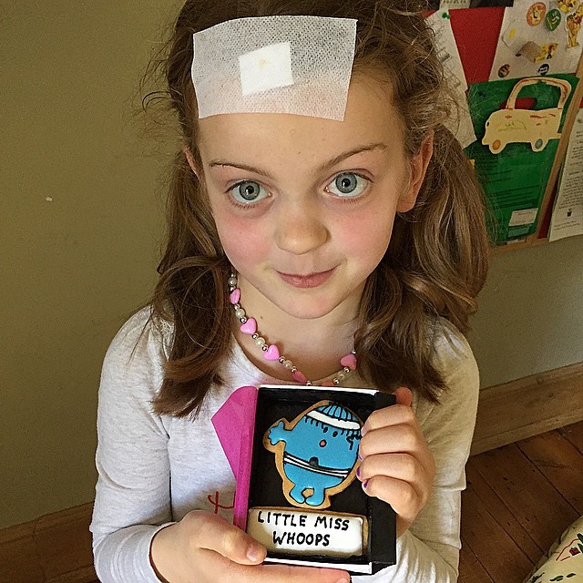 Emlékszel rá? Így néz ki most a morcos virághintő kislány Kate Middleton és Vilmos esküvőjéről