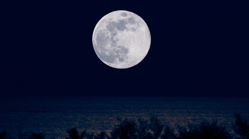 Kedden jön a szuperhold, nem is akármilyen!