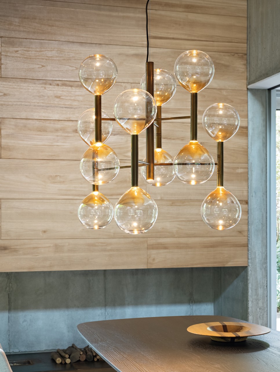 Borostyánfényű lámpa