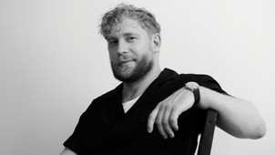 Szexuális tabukat dönget, de traumaoldó regényként is megállja a helyét Horváth András Dezső első könyve