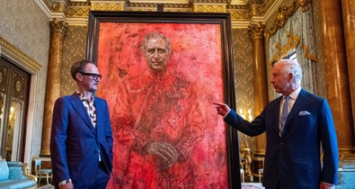 Károly király portréján van egy apró részlet, ami aggodalomra adhat okot