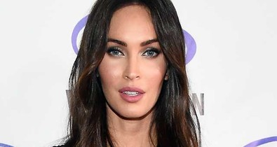 Ritka fotó: Megan Fox és három gyermeke együtt cukiskodnak halloweenkor