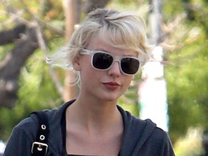 Pasimágnes edzőcuccban Taylor Swift