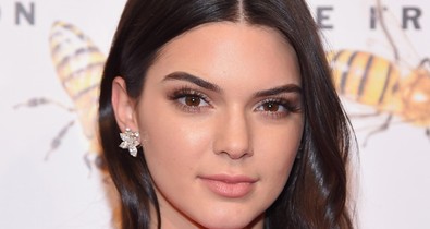 Kendall Jenner arcunkba tolta a fenekét Instagramon!
