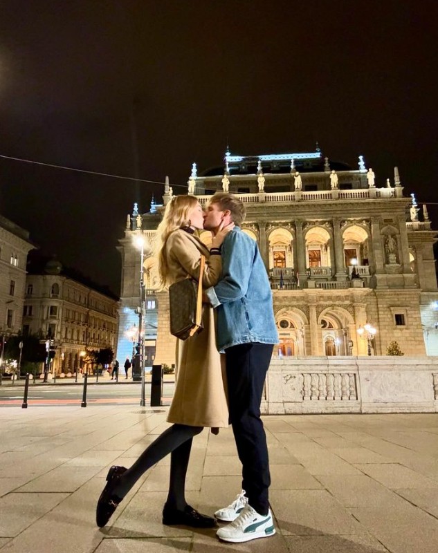 Puskás-Dallos Bogi és Puskás-Dallos Peti kapcsolata újabb mérföldkőhöz érkezett