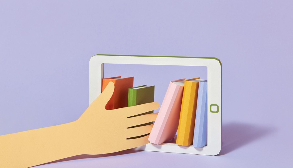 A táblagépek és a nagy kijelzős okos telefonok háttérbe szorították az olvasási élményt, pedig valóban egyszerűbb lenne görgetni, mint lapozni?