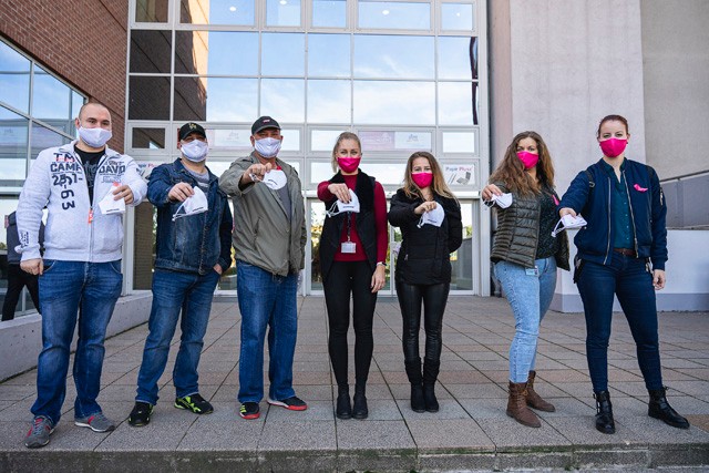 Még a gumiabroncs is rózsaszín a Bridgestone októberi kampányában
