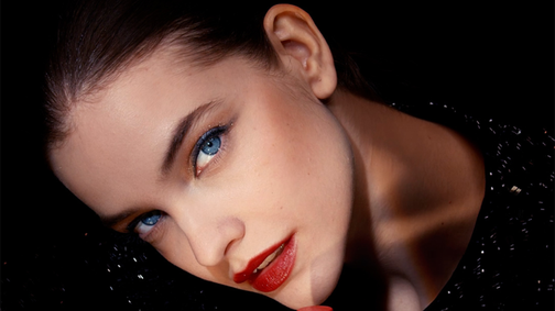 A tökéletes évbúcsúztató partisminket Palvin Barbi mutatja be