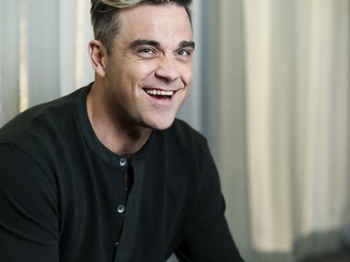 Robbie Williams albumának borítóján meztelenkedik