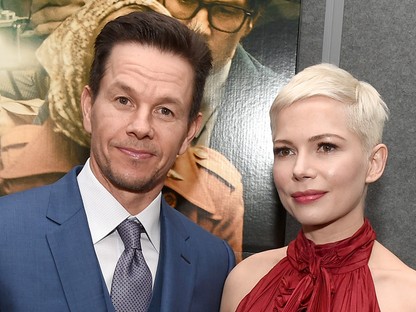 A kutya úristenit, de tényleg! Mark Wahlberg 1500-szor többet kapott a forgatásért, mint Michelle Williams