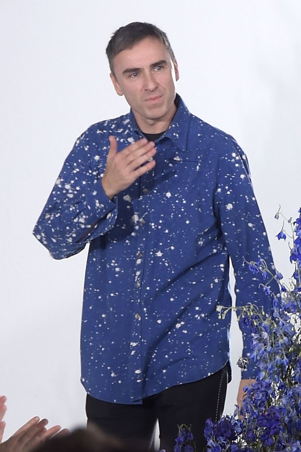 Raf Simons elhagyja a Diort