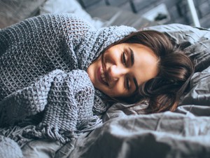 5 gyakori alvási szokás, amely növeli a csendes gyilkos kockázatát: a betegség tüneteit először észre sem veszed