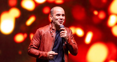 Kovács András Péter: „Minden humorista sokkal gazdagabb és sokszínűbb annál, mint amit a színpadon mutat magából”