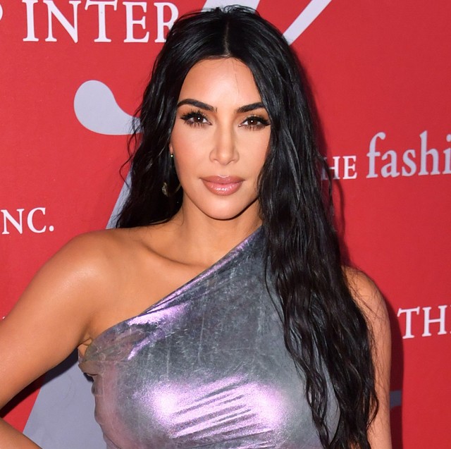 Kim Kardashian megosztott magáról egy régi fotót, és elképesztő mennyit változott