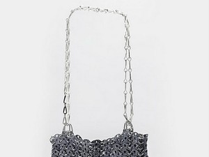 Anne Hathaway a 69-esben bízik