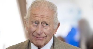 Károly egy egész világ előtt alázta porrá Harry herceget: beszéde során szégyenítette meg a saját fiát az uralkodó