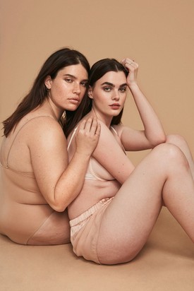 Újabb kampány adja tudtunkra, hogy narancsbőrrel, szeplőkkel, ráncokkal együtt vagyunk gyönyörűek