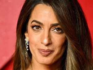 Amal Clooney Dior meztelenruhája valami álomszép, hercegnőként tündökölt benne