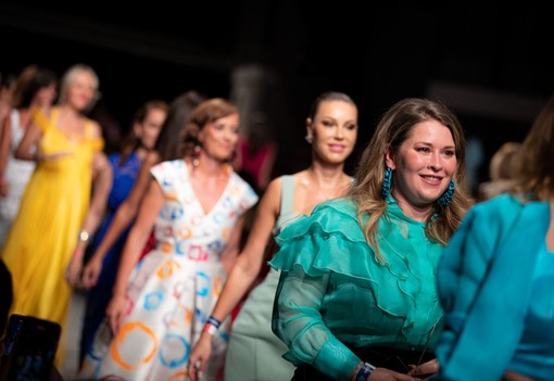 Tóth Vera és Király Linda modellként tündököltek, Görög Zita pedig csak úgy ragyogott a Viktoria Varga kifutóján