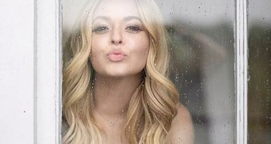 A Pretty Little Liars sztárjának esküvője a királyi esküvő szintjét is megütötte