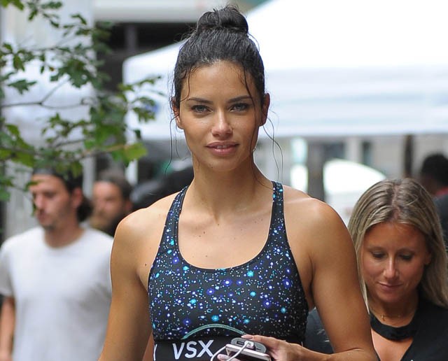 mannequin challenge, kihívás, lefagyásos videó, victoria´s secret, videó, fehérnemű, adriana lima