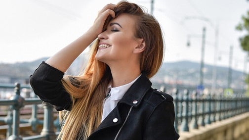 Ezzel a barátnős-vacsizós szettel búcsúzik Laura