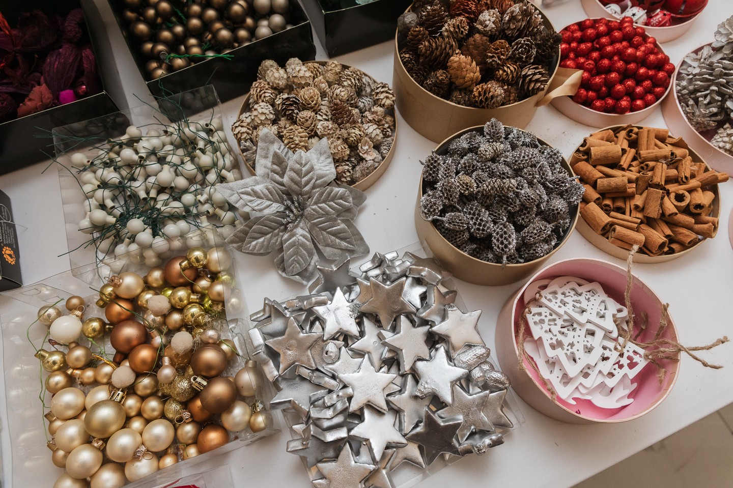 Rengeteg kellék, díszítőelem közül lehetett válaszatni