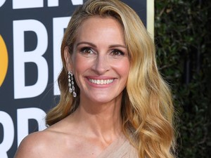 Julia Roberts ezzel a kezeslábassal megnyeri a legjobb őszi szettnek járó díjat