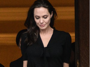 Angelina Jolie már betegesen sovány