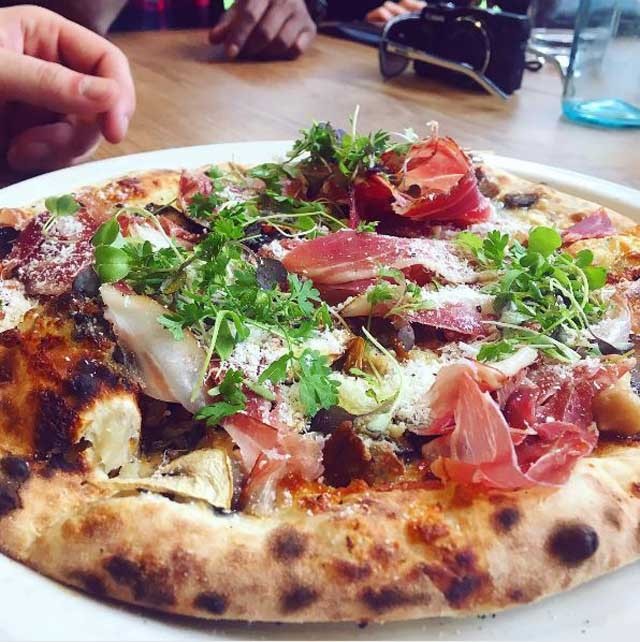 Mikor lájkolnak a legtöbben? Mi volt az első Instagram-fotó? Mi a legnépszerűbb hashtag?