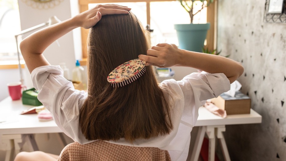 A fésű helyes tisztításának titka