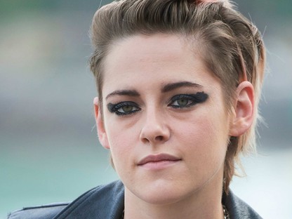 Kristen Stewart igazi punk ebben a szettben, bár a cipőjét mi átgondoltuk volna
