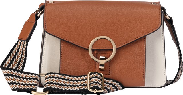 Nagy-György Borbála - Szerkesztő és közösségimédia-menedzser: Használd ki a sokoldalúságát C&A -20% kedvezmény