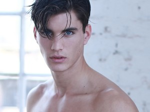 Úton a világsiker felé! Interjú Dán Zsolt modellel!