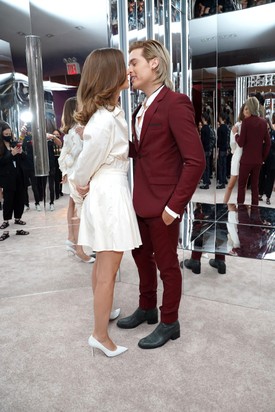 A testbeszéd nem hazudik: Palvin Barbara és Dylan Sprouse tényleg nagyon szerelmesek