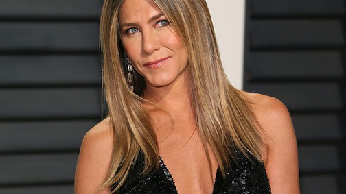 Hogyan egyenesítsd jól a hajad: 10+1 hajvasalási tipp az egészséges, fényes frizura érdekében