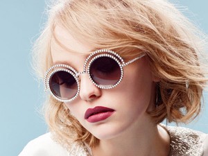 Johnny Depp és Vanessa Paradis 16 éves csemetéje a legújabb Chanel lány