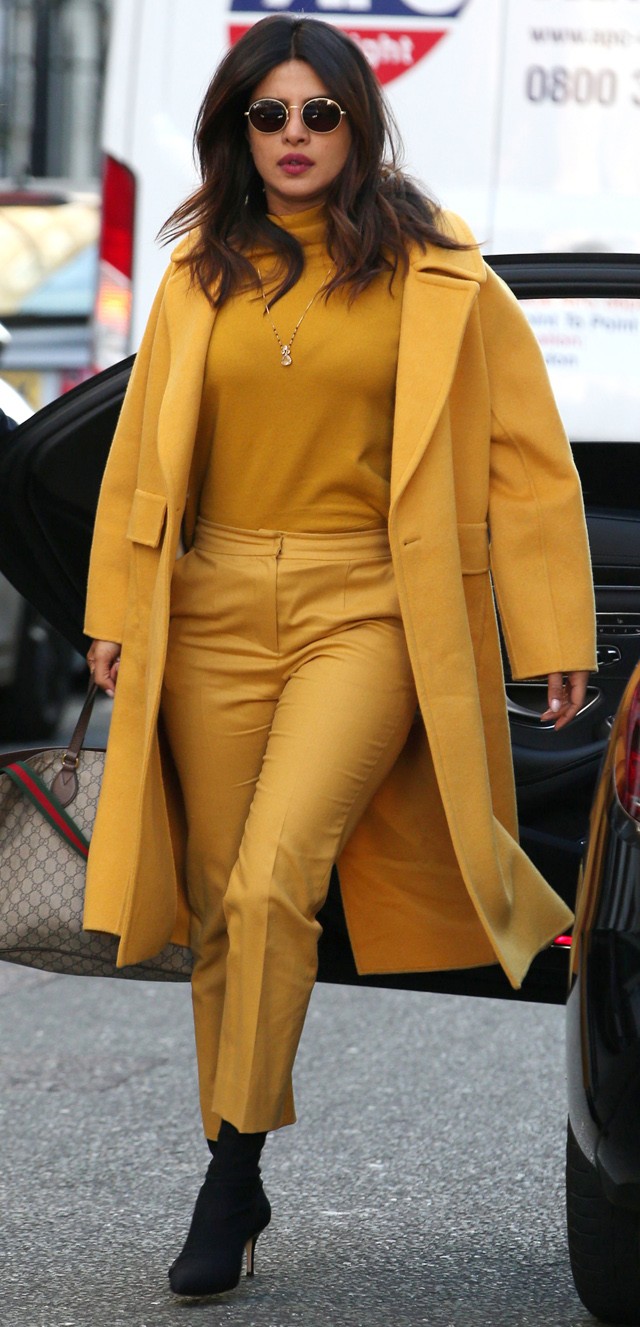 Utálom a sárga színt, de Priyanka Chopra szettjétől kedvet kaptam hozzá