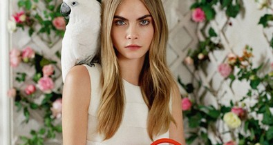Angol teadélutánra invitál Cara Delevingne és a Mulberry