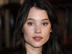 Bemutatjuk Keira trónbitorlóját