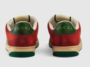 Gazdagék is lehetnek szakadtak: koszos Gucci 300 ezerért?