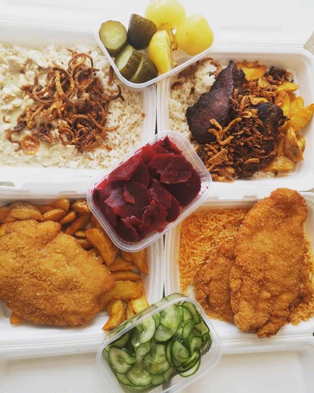 *Mermel étterem* Ma mi lesz a Mermel Munchodban? Magyar, afgán, indiai, olasz, vagy éppen görög étel? Változatos és laktató ételekkel vár a Mermel Étterem! Vélemény: Már többször ettem a Mermelben, csak jókat tudok mondani róla. Finomak az ételek, hatalmasak az adagok, kedves a személyzet és ár/érték arányban kiemelkedően jó a hely!