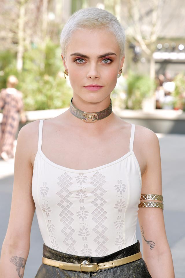 Cara Delevingne szőke