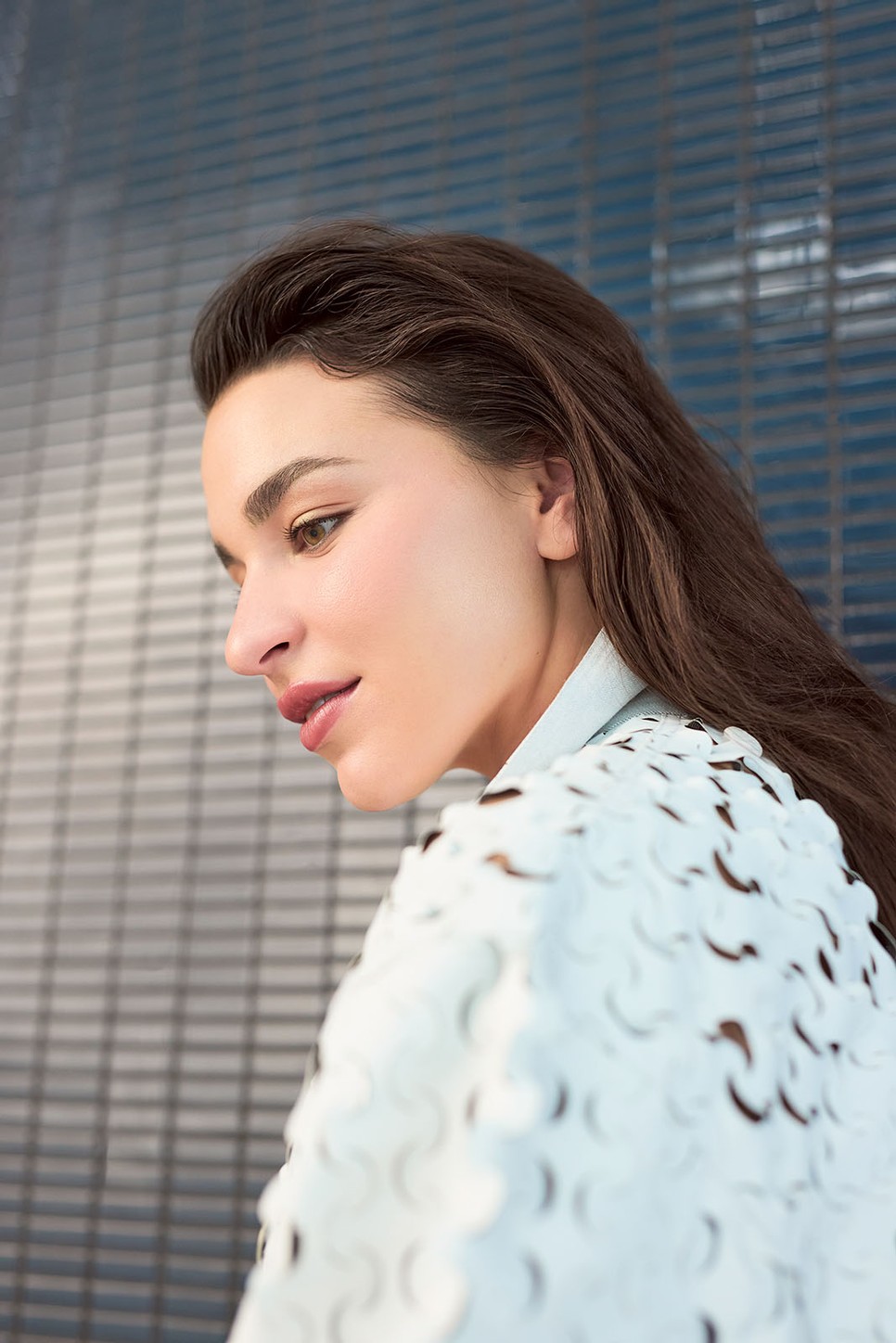 Késely Ajna digitális címlapinterjú