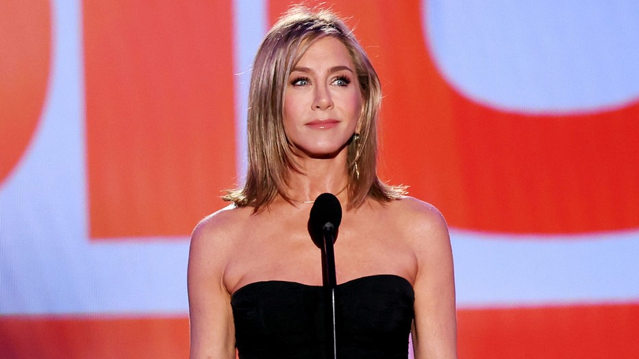 Jennifer Aniston bebizonyította, hogy a legegyszerűbb összeállítás is lehet divatos és sikkes