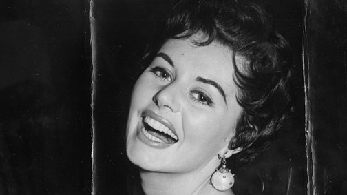 Gyász! Meghalt az első Bond-lány