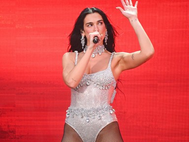 Dua Lipa tetőtől talpig Gucciba öltözött, ez az a szett, amit bármelyik nő elfogadna karácsonyra