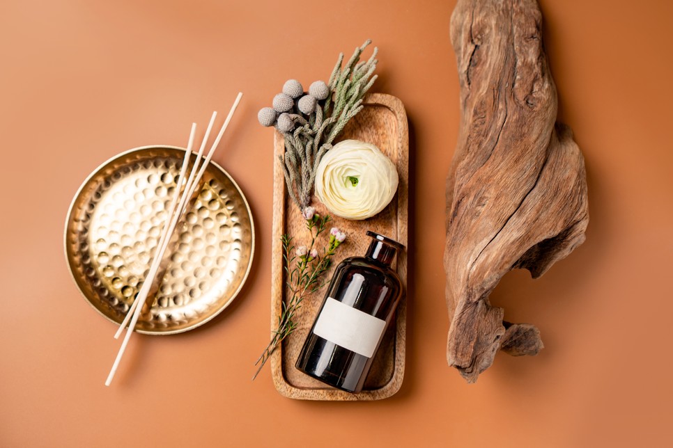 A friss, fás illatjegyek hódítanak idén